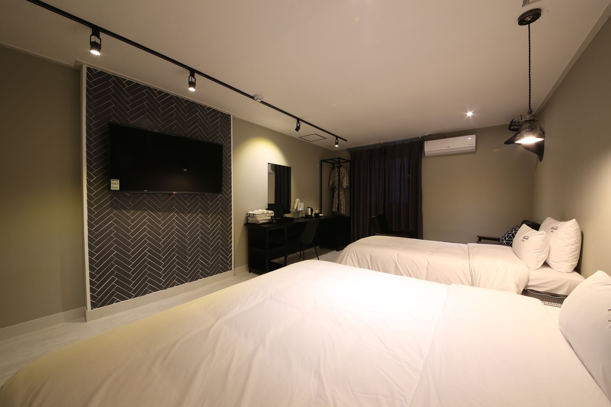 Almond Hotel Gupo Station Busan Exterior photo