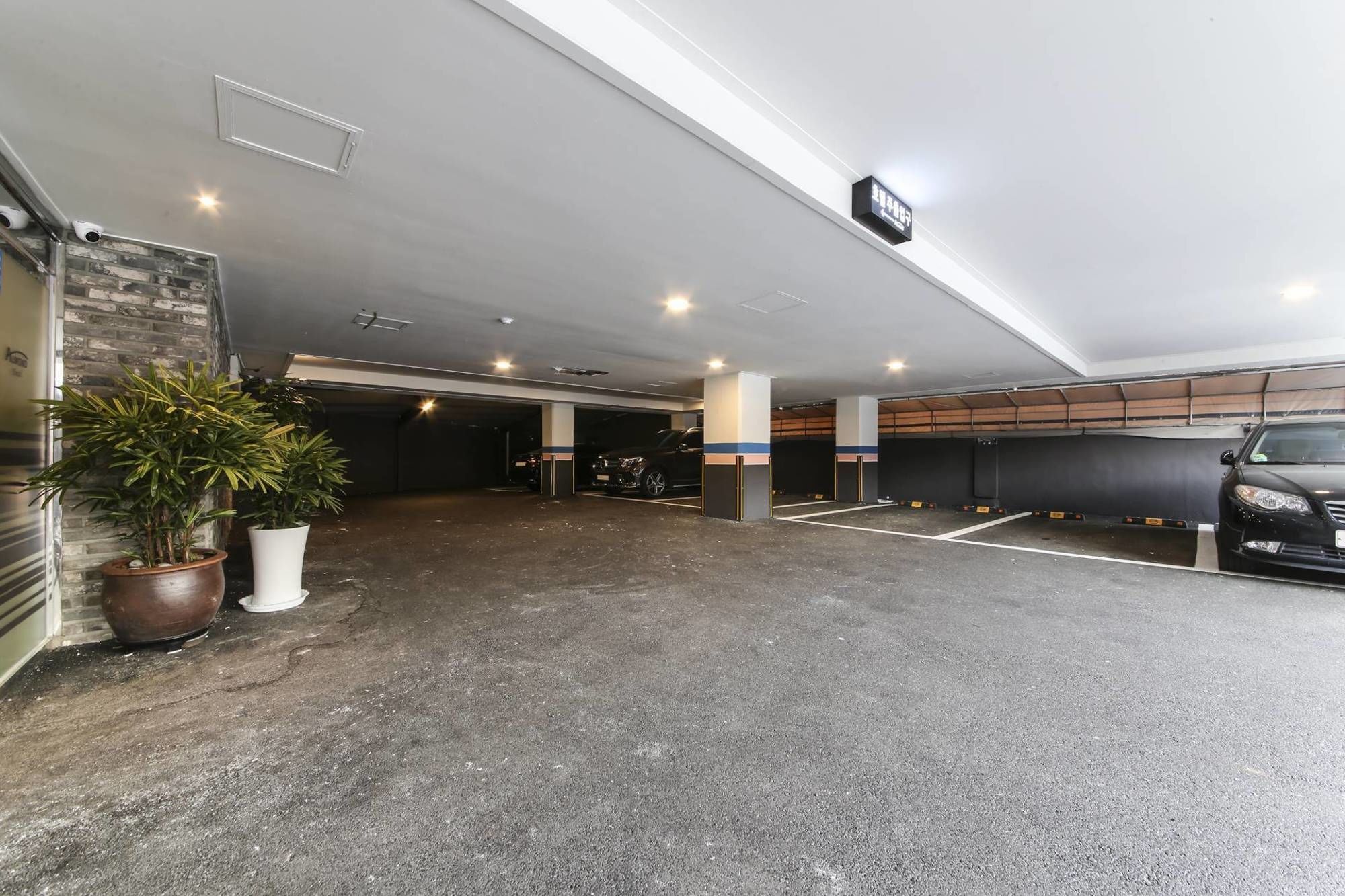 Almond Hotel Gupo Station Busan Exterior photo